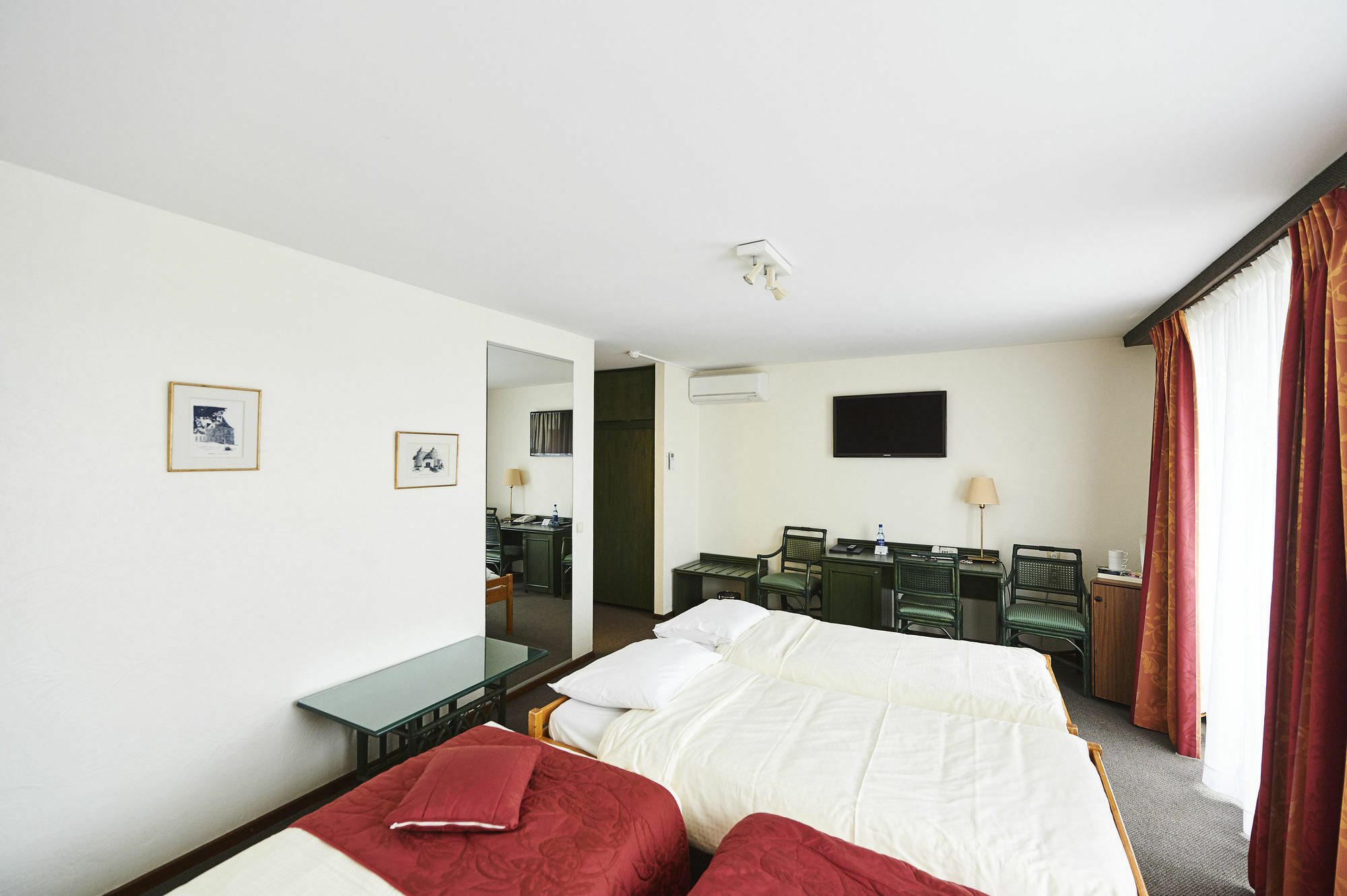 Hotel Les 3 Cles Gembloux Eksteriør billede